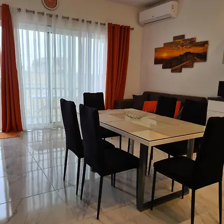 Tolfa Court Gozo غاينسييليم